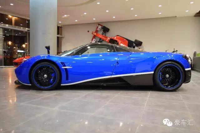 世界第一台 Pagani Huayra 在阿拉伯一家展廳掛牌出售