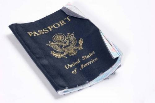 【常出國的朋友請注意!】千萬別讓PASSPORT有這4種狀況… 否則你分分鐘上不了機或出不到國!