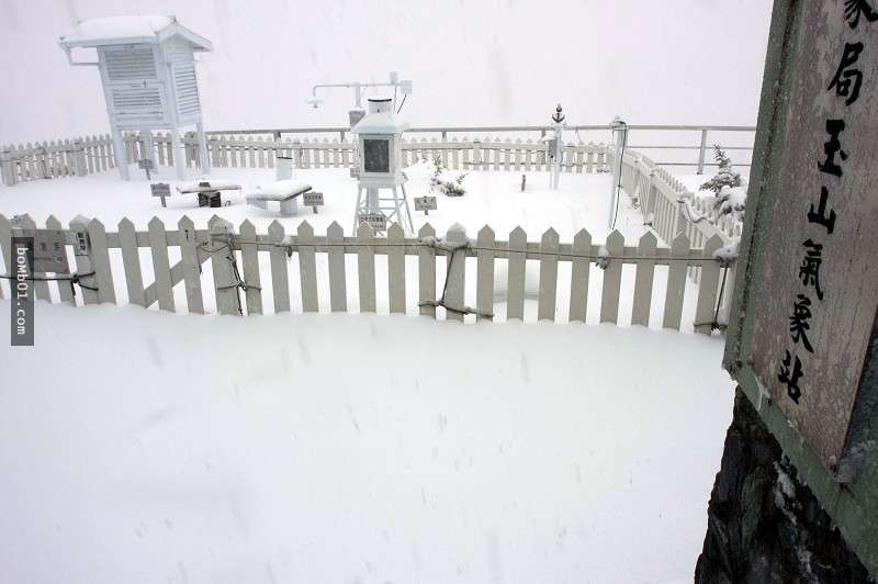 霸王寒流的影響下各地瑞雪紛飛，一片雪白的美景讓人不敢相信自己在台灣啊！