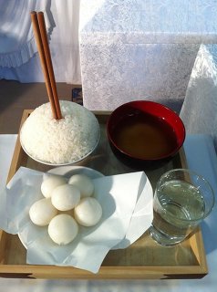 筷子互夾食物觸霉頭！拒當失格旅人，遊日本必須切換終極禮儀模式