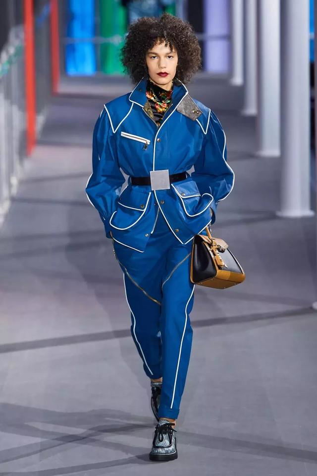 路易威登Louis Vuitton2019秋季女裝大秀