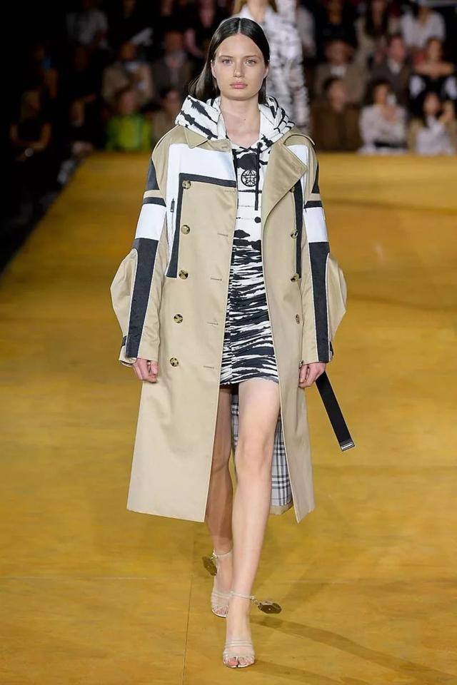 Burberry2020春夏系女裝秀直擊