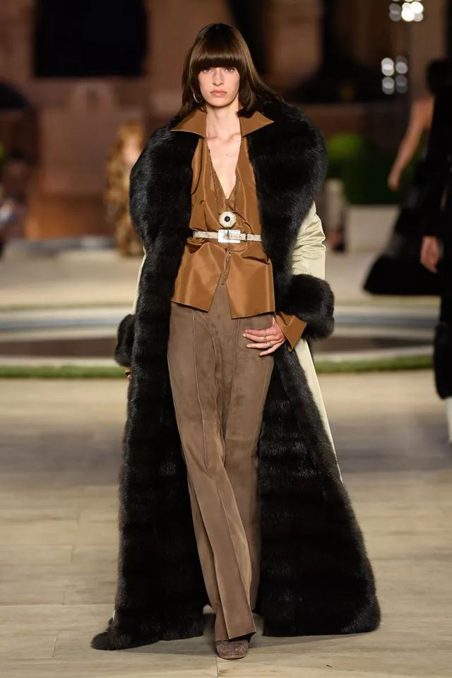 Fendi2019秋冬高定時裝秀