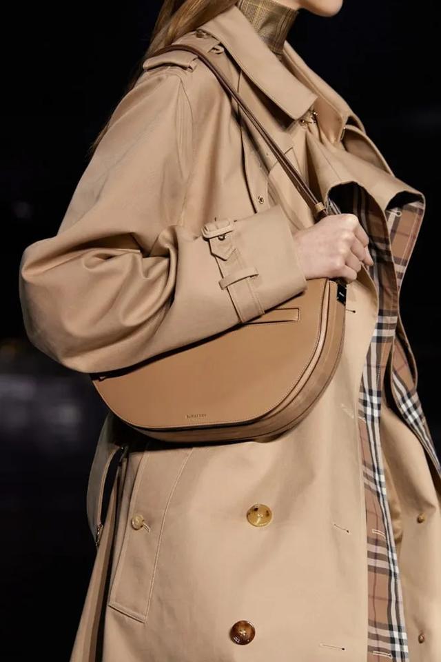 近距離直擊Burberry2020秋冬秀中包袋