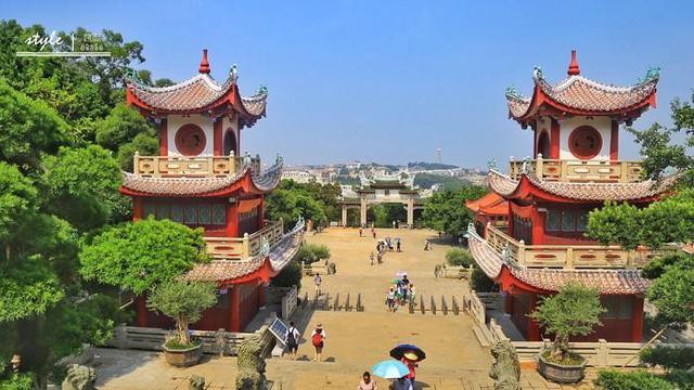 福建的一個小島，被譽為南國蓬萊，媲美鼓浪嶼